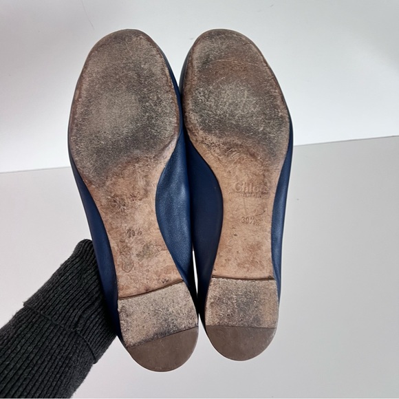 Chloe Womens Lauren Scalloped Blue Leather Flats - Picture 2 of 6